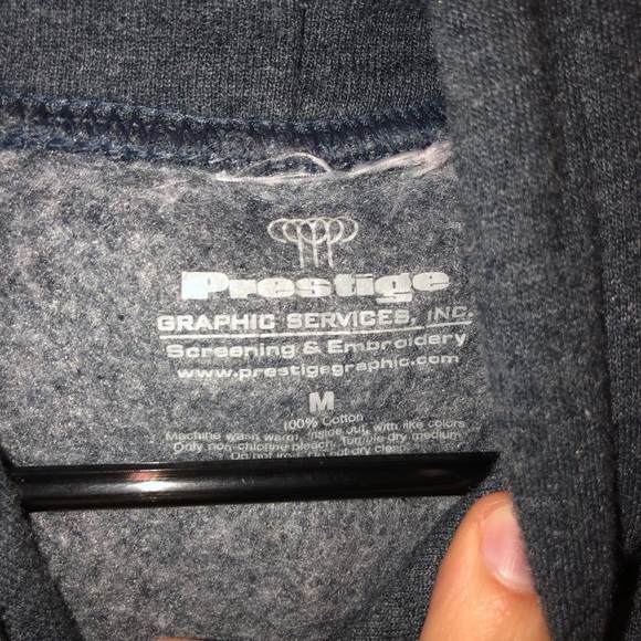 Brad Paisley tour sweatshirt - Picture 2 of 2